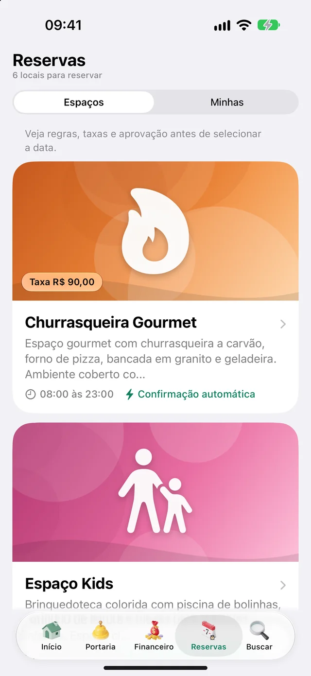 Espaços para reservar no app do morador, com a taxa e a confirmação de cada um